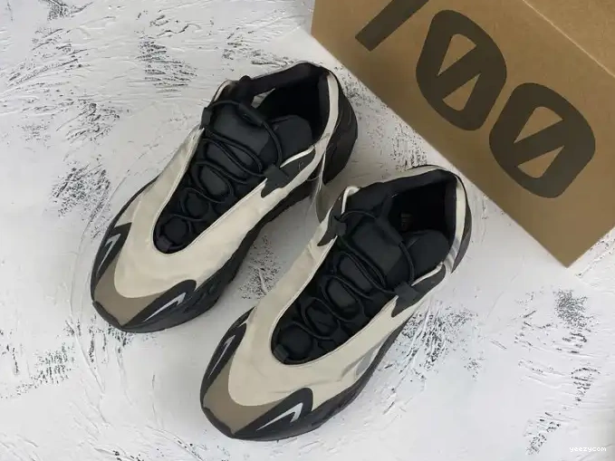 700 Yeezy FY3729 Bone Boost Adidas MNVN 0512
